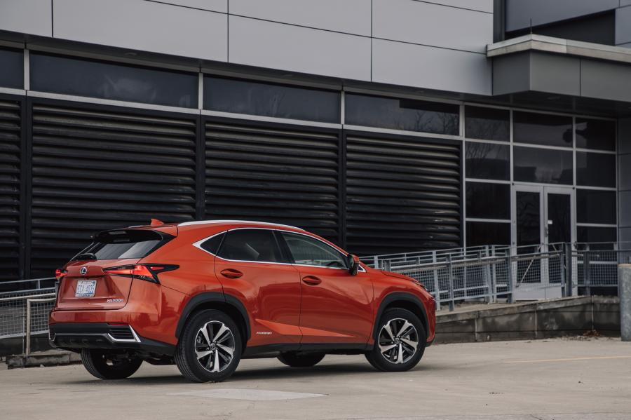  Lexus NX300h 2017 года  (NA) (фото 4 из 15)